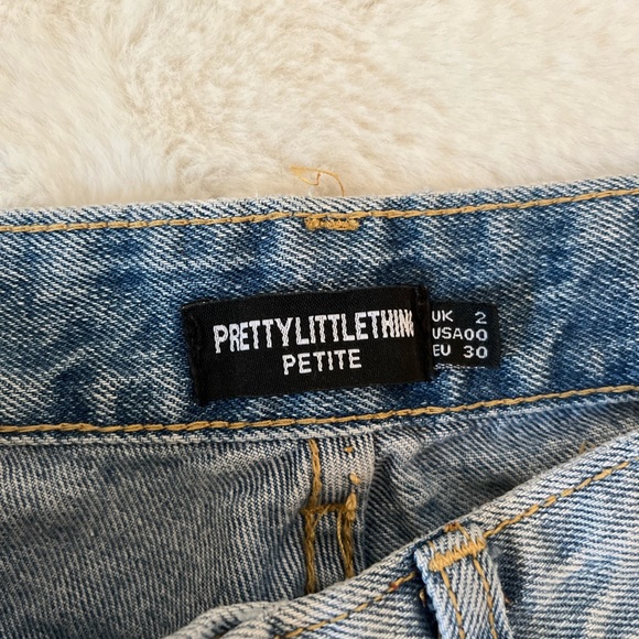 Pretty little thing petite light blue wash long straight jeans - Picture 7 of 7